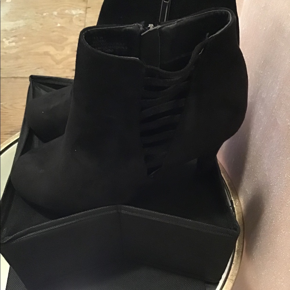 Boot - Picture 3 of 3